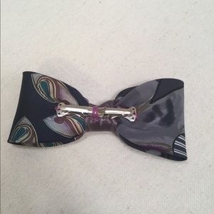 Deja Vu Designs Accessories - Split Personality Abstract Print Clip On Bow Tie Deja Vu Designs Accessories - Split Personality Abstract Print Clip On Bow Tie